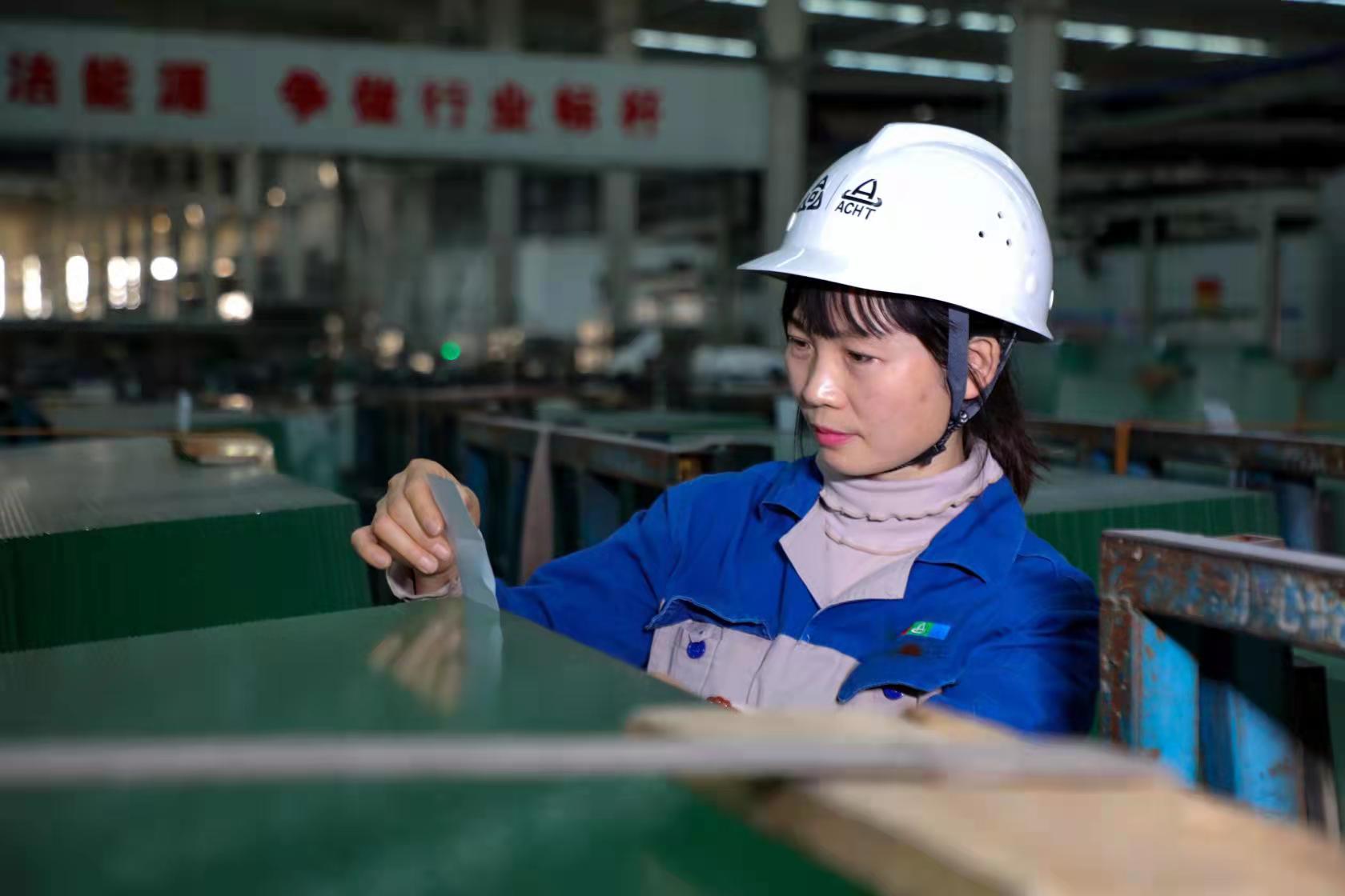 安彩“她”力量|牛愛芳:獨(dú)一無二的芳華