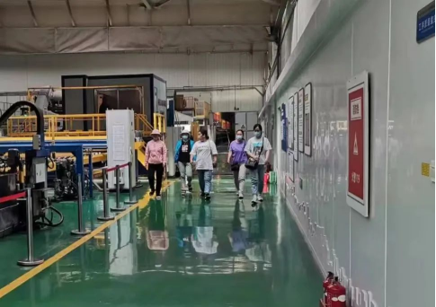 家企聯(lián)手 親情助安——安彩高科舉辦“公眾開(kāi)放日”活動(dòng)