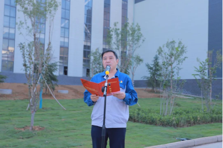 凝心聚力謀發展,砥礪奮進向未來——許昌安彩舉行國慶升國旗儀式