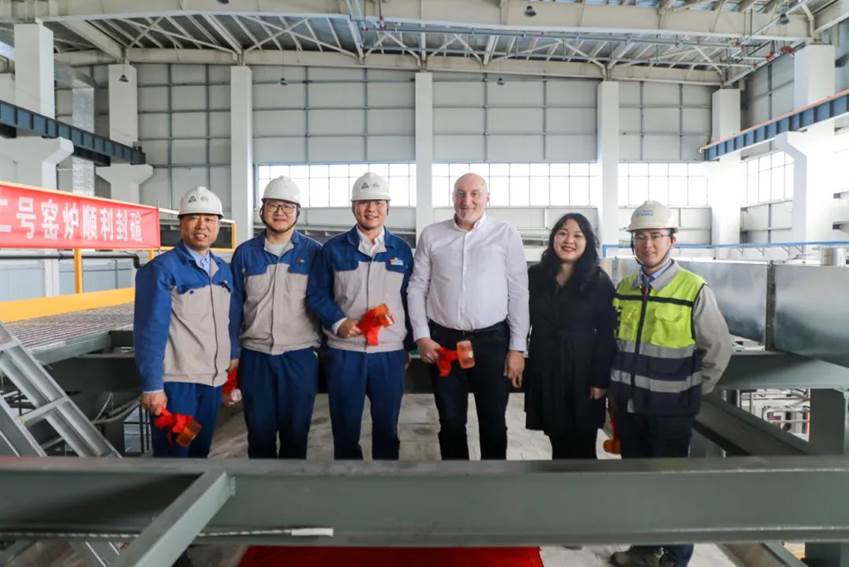 安彩藥玻項(xiàng)目2號窯爐順利封碹！